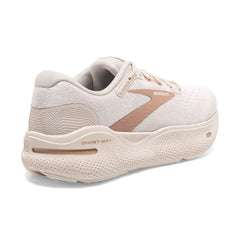 Tenis Brooks Ghost Max Mujer Blanco/Rosado