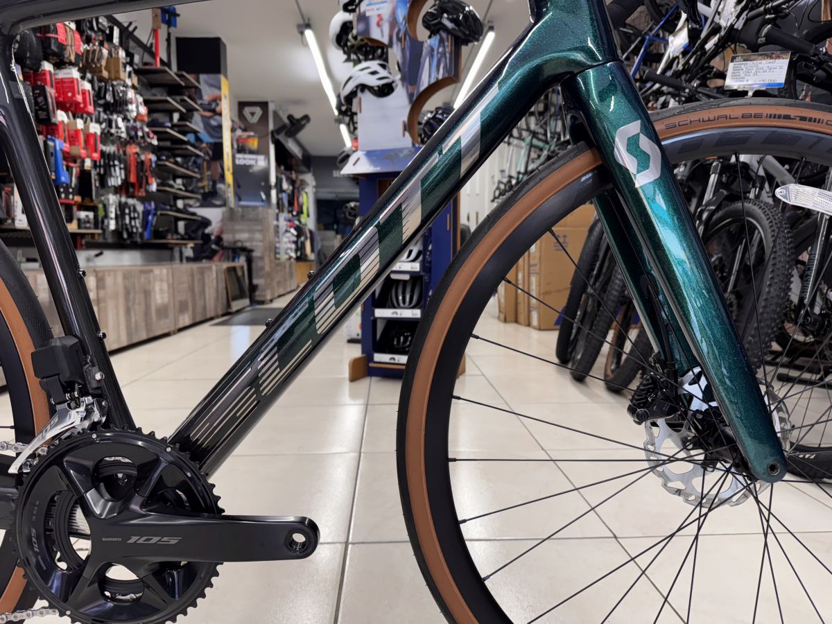Bicicleta Ruta Scott Usada Addict 20 Di2 23 12V Verde/Negro