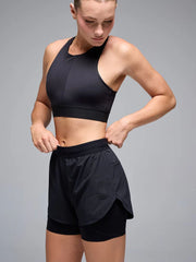 Pantaloneta Running Mujer Givelo BYND 2 en 1 Negra