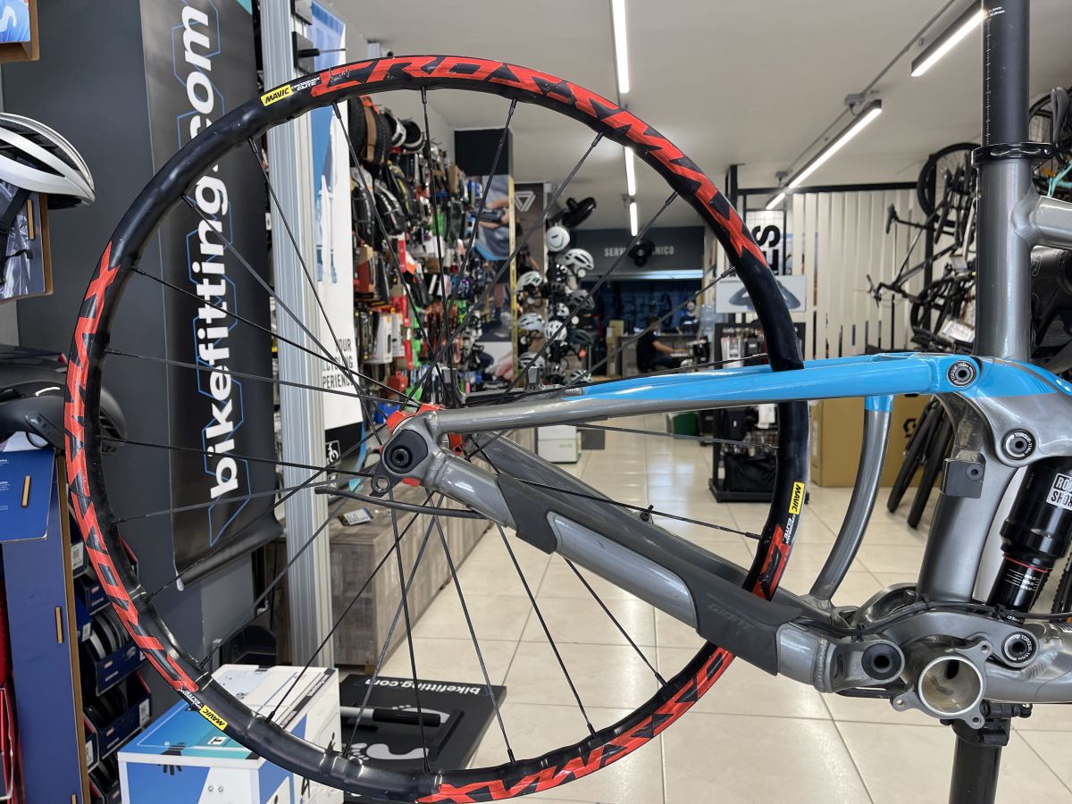 Marco Giant Anthem SL 1 Rin 27.5 Gris Usado