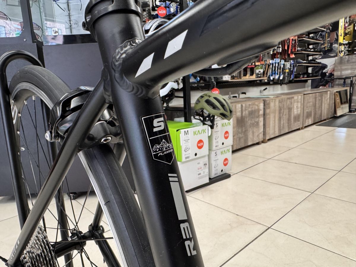 Bicicleta Ruta GW Flamma Usada Negra