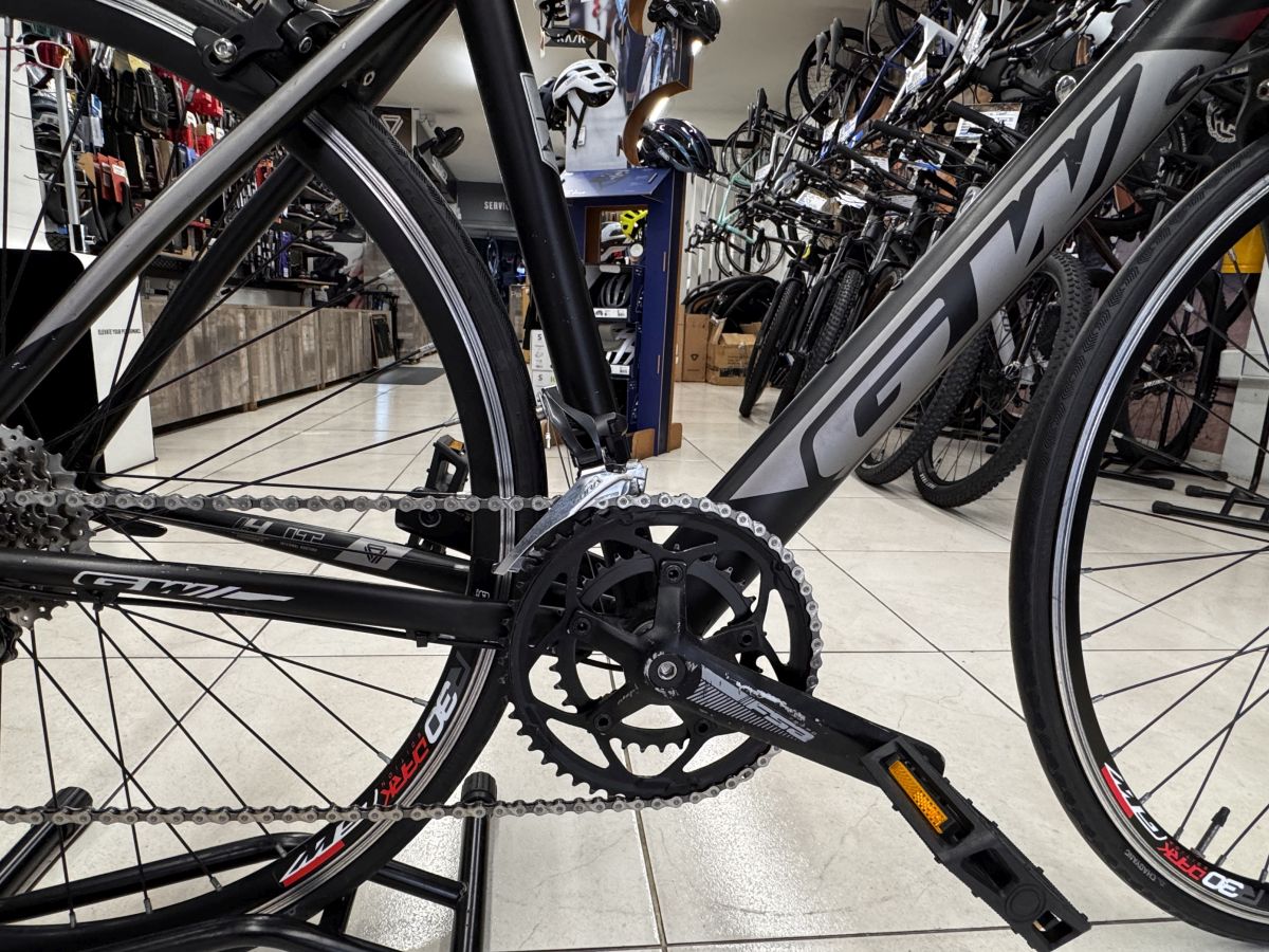 Bicicleta de Ruta GW K2 Usada Negra