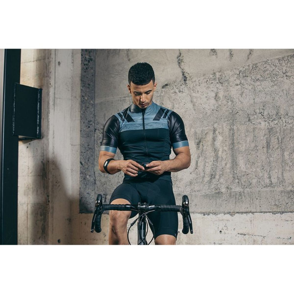Banda Frecuencia Cardíaca Wahoo Tickr Fit Optical Armband