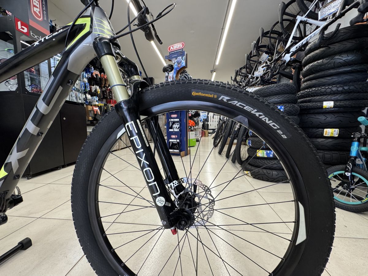 Bicicleta Giant XTC Avanzada 27.5 2 Usada Negra/Verde